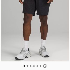Lululemon mens pace breaker lined 9” shorts